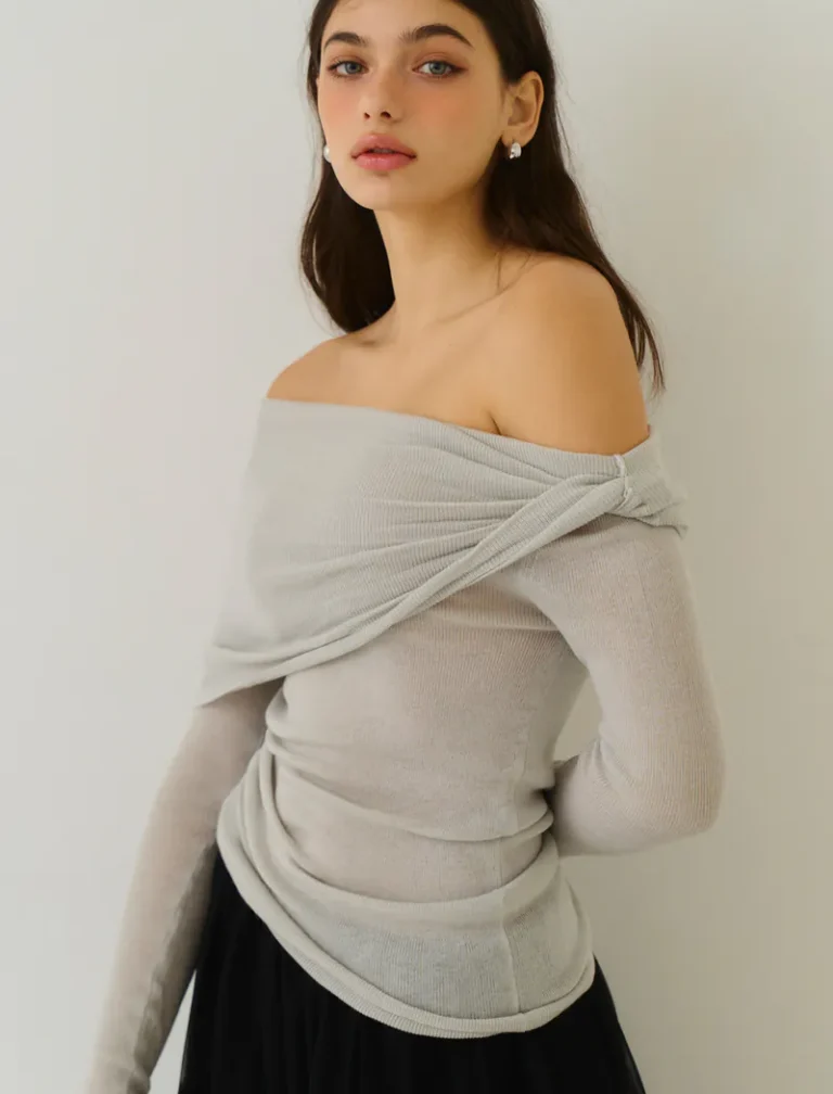 Hits Different Top<span> - </span>FEATHER, F