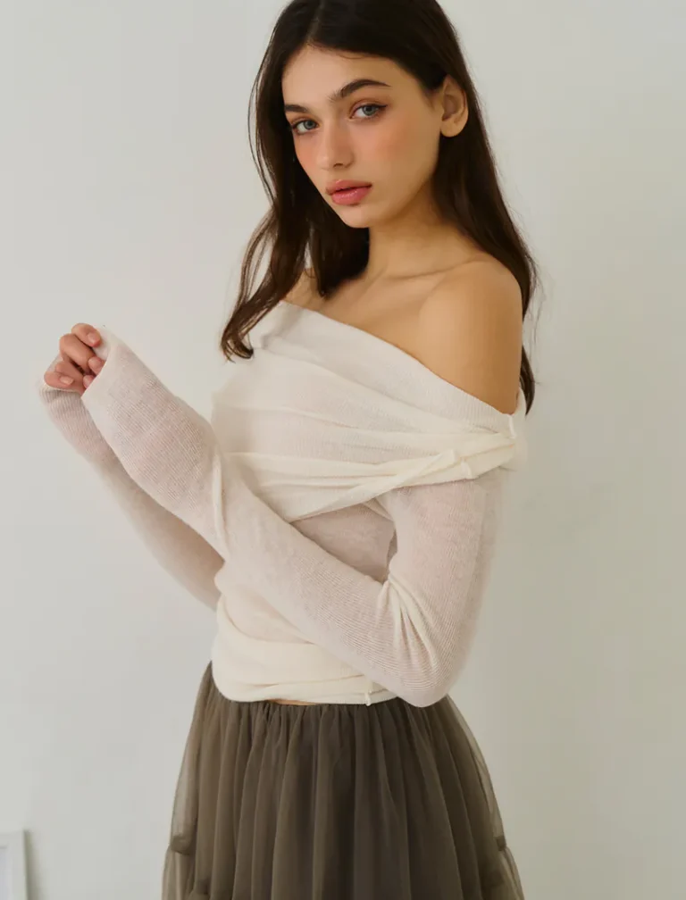 Hits Different Top<span> - </span>White, F