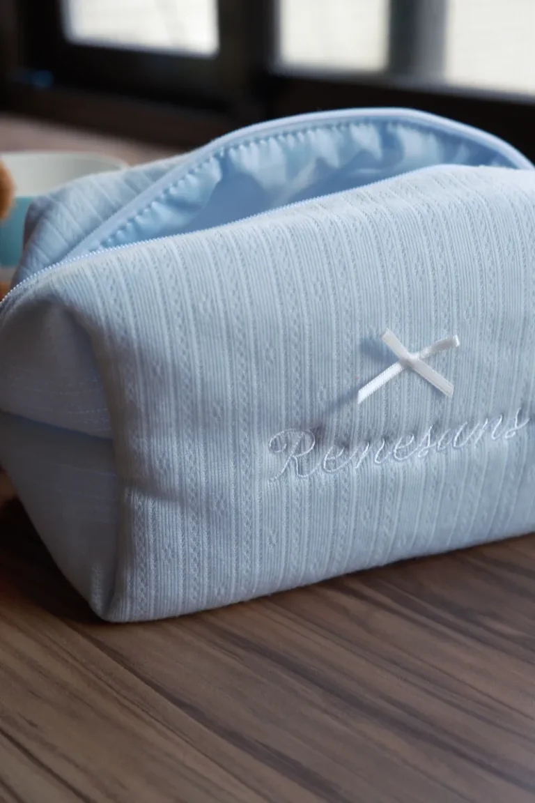 Morning Kiss Pillow Bag