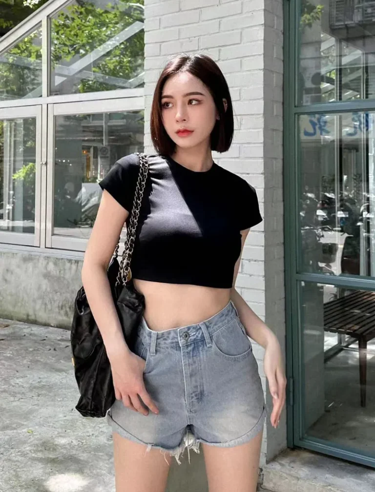 The Perfetto Tee<span> - </span>Black, S